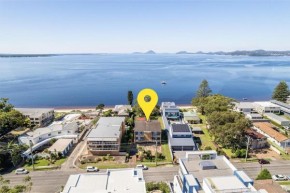 Coastal Paradise at Fore Dek 3, 17 Soldiers Point Road - water views, linen, Wi-Fi, Air Con